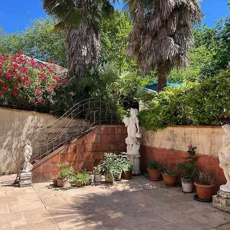 Dom wakacyjny Les Roses Bastide De L'olivier